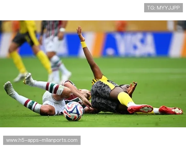 多特科贝尔扑救训练中神勇